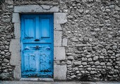 Puzzle La porte bleue de la maison grise